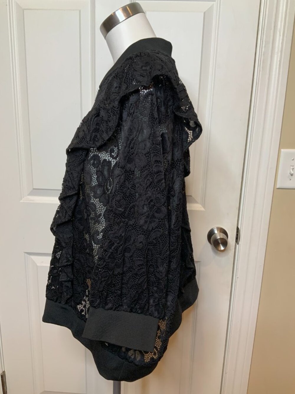 Torrid Black Ruffle Sheer Floral Embroidered Lace Zip-Up Jacket, Size 4X - Picture 4 of 9